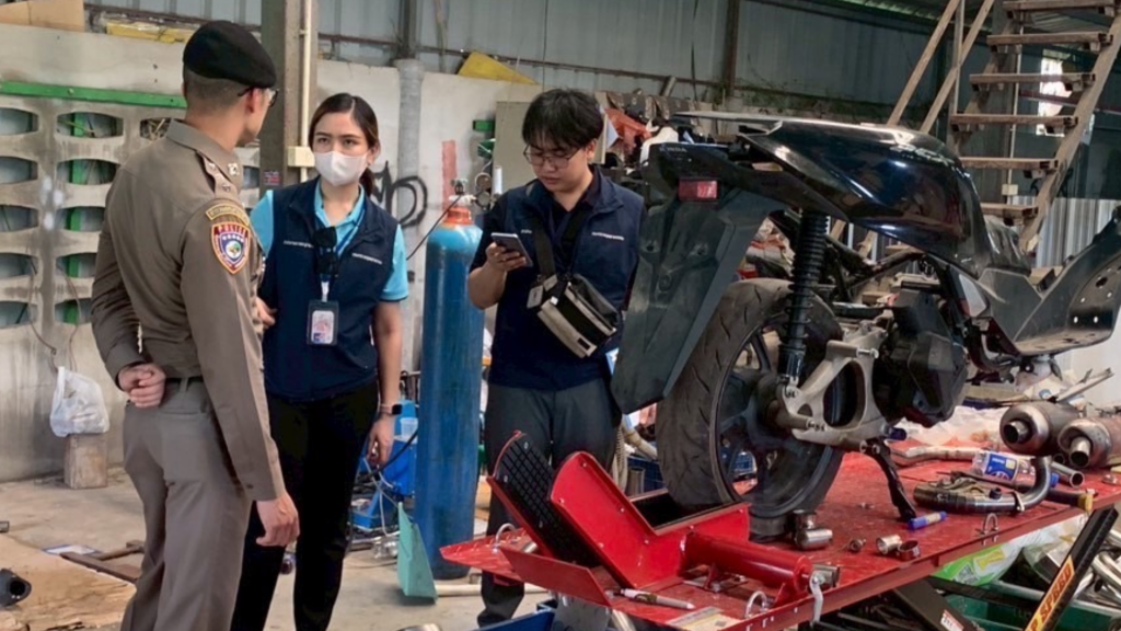 ปคบ.ค้น5จุดทลายแหล่งผลิตเถื่อนท่อไอเสียจยย.ของกลางอื้อ - Police News ...