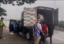 ตำรวจทางหลวงชลบุรีจับหนุ่มพม่าลอบขนแรงงานชาติเดียวกัน