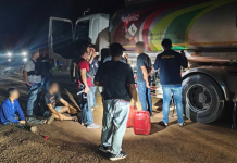 ศปนม.ภาค2จับพนง.บ.เชื้อเพลิงดังลักน้ำมันขายพร้อม3คนรับซื้อ