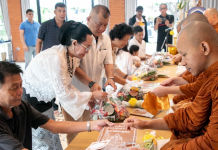 “บิ๊กหมาย”ร่วมทำบุญ“ครบ10ปีบัวธารารีสอร์ทพัทยา”