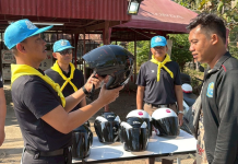 สภ.คลองลึกแจกหมวกกันน็อกของขวัญปีใหม่แทนใบสั่ง