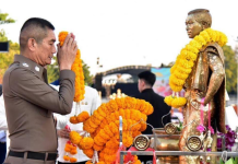 “ผู้การไก่โคราช”ร่วมทำบุญตักบาตรสักการะ“ย่าโม”รับปีใหม่69