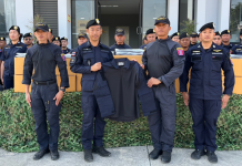 ผกก.อรินทราช26มอบเครื่องแบบทั้งกก.เป็นขวัญกำลังใจ