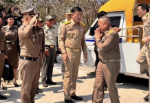 ผบ.ตร.นำคณะต้อนรับเลขาธิการพระราชวังตามคืบหน้าโครงการพัฒนาเกาะสีชัง