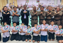 ”ผกก.โมทย์เพชรเกษม“ มอบใบประกาศ D.A.R.E. นร.คลองหนองใหญ่-เร่งสร้างภูมิคุ้มกันบุหรี่ไฟฟ้า