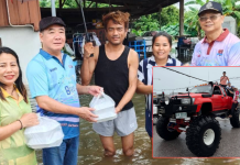 ทีมงานสมาคมตำรวจสระแก้ว ร่วม กต.ตร. นำรถยกสูงฝ่าน้ำท่วม ช่วยขนย้ายชาวบ้านอรัญประเทศ