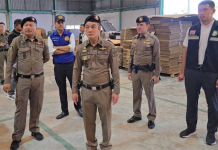 ตำรวจบ้านบึงร่วม5หน่วยงานบุกค้นบริษัทกระดาษ ยึดเอกสารมัด ‘นอมินีจีน’ ถือหุ้นแทนต่างด้าว