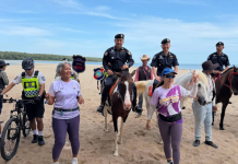 ตำรวจท่องเที่ยว ส่งม้าลาดตระเวนคุมเข้มหาดสมิหลาเพิ่มความอุ่นใจแก่นทท.ไทย-เทศ